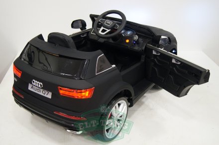 Электромобиль RiverToys AUDI Q7-QUATTRO-BLACK-MATT Электромобиль RiverToys AUDI Q7-QUATTRO-BLACK-MATT